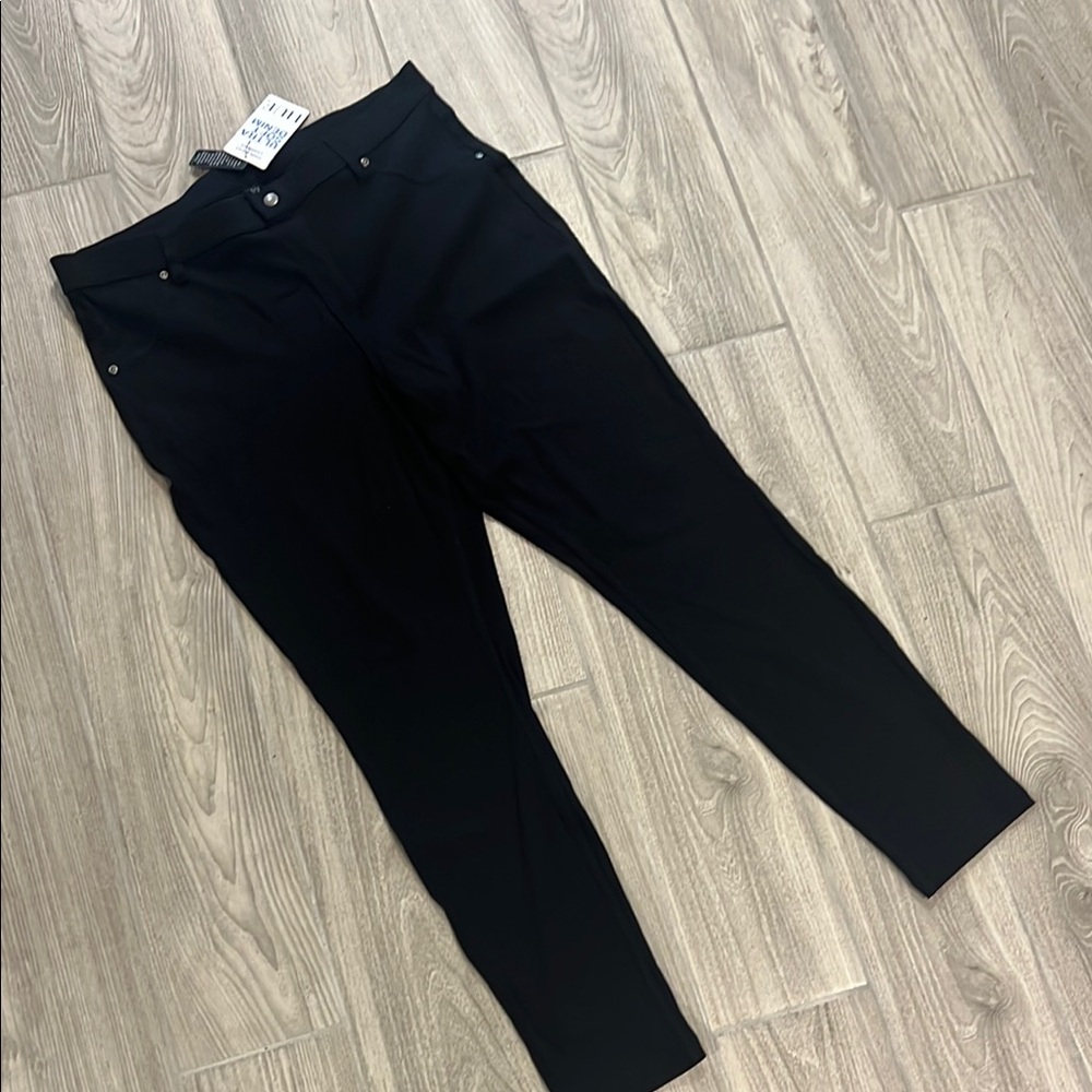 HUE Ultra Soft Black Leggings
